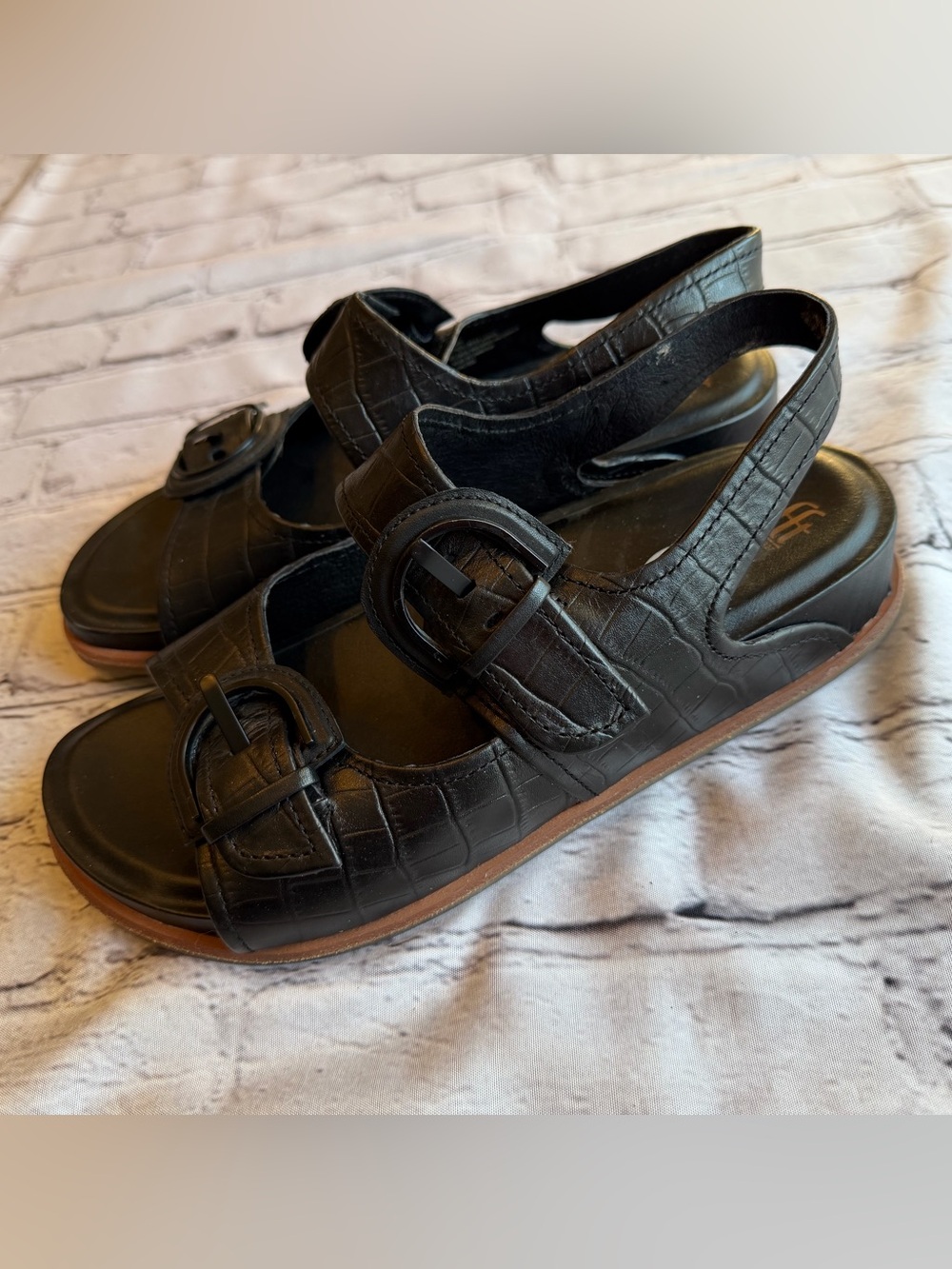 Sofft Black Leather Women Women's Sandals 8.5 Strappy Comfort Casual Flats